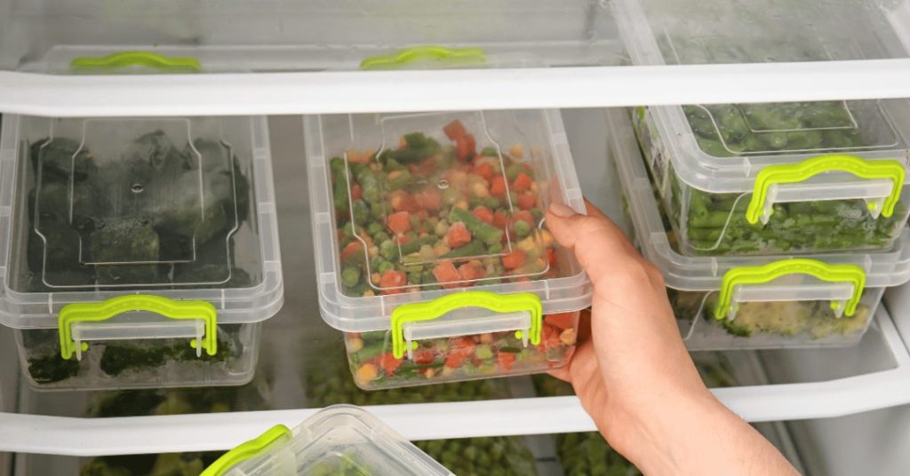 using food processor to chop vegetables 4